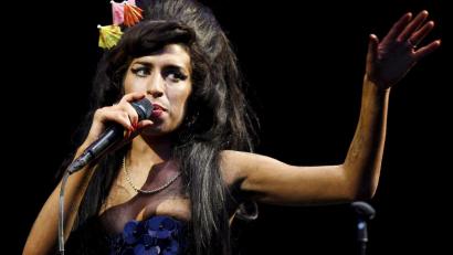 Bild: FRANTZESCO KANGARIS/EPA FILES/dpa
Amy Winehouse starb 2011 im Alter von nur 27 Jahren. (Archivbild)