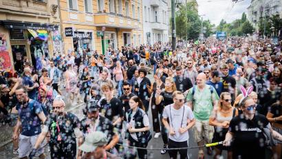 Bild: Christoph Soeder/dpa
Die Organisatoren sprechen von einer „spürbaren Veränderung des gesellschaftlichen Klimas“. (Archivbild)