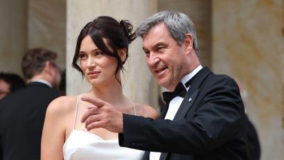 Bild: Daniel Karmann/dpa
Gloria Sophie Burkandt hat „Angst und Respekt“ vor ihrem Vater.