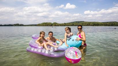 Bild: Oberpfälzer Wald, Thomas Kujat
Im klaren Wasser vom Murner See macht das Planschen so richtig viel Spaß.