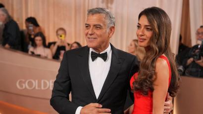 Bild: Jordan Strauss/Invision/dpa
George und Amal Clooney leben mit ihren Zwillingen einen Teil des Jahres in der südfranzösischen Provence. (Archivbild)