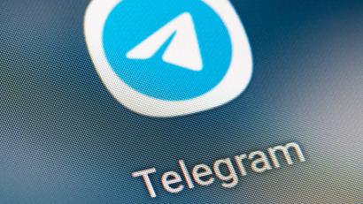 Bild: Fabian Sommer/dpa
Russland blockiert die Nutzung von Telegram stark. (Archivbild)