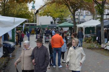 Archivbild: Elisabeth Dobmayer
Beim 3. Erntedankmarkt in Neustadt/WN werden erstmals neben den Außenflächen auch Stände in der Stadthalle angeboten.