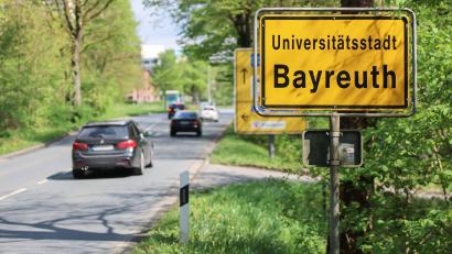 Bild: Daniel Löb/dpa
In Bayreuth gibt es Verkehrsprobleme nach einem Wasserrohrbruch. (Symbolbild)