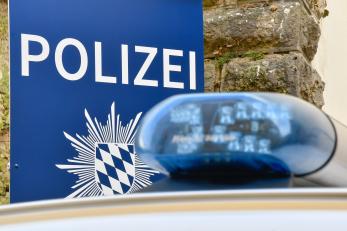Symbolbild: Petra Hartl
Eine 36-Jährige ist in Nittenau laut Polizei nach einem Streit von ihrem Begleiter geschlagen und leicht verletzt worden.