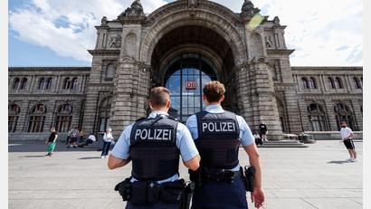 Bild: Daniel Karmann/dpa
Im Umfeld des Nürnberger Hauptbahnhofs laufen Ermittlungen wegen Sexual- und Drogendelikten. (Symbolbild)