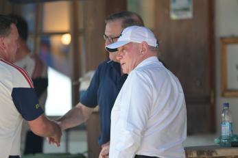 Bild: Peter Kneffel/dpa
Bayern-Präsident Uli Hoeneß spricht über die Wichtigkeit von Kane & Co.