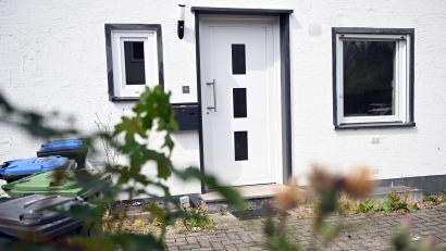 Bild: Federico Gambarini/dpa
In dem Haus soll es immer wieder zu brutalen Misshandlungen gekommen sein.