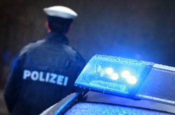 Symbolbild: Karl-Josef Hildenbrand/dpa
Ein unbekannter Täter beschädigte ein Motorrad in Tännesberg. Die Polizei sucht Zeugen.