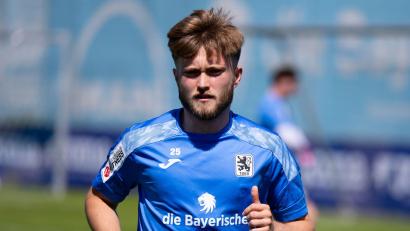 Bild: Sven Hoppe/dpa
Mathew Collins, Sohn von Rocklegende Phil Collins, hat einen Vertrag bei 1860 München unterschrieben. (Archivbild)