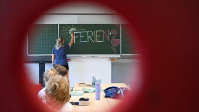 Bild: Bernd Weißbrod/dpa
Traditionell gibt es in Deutschland viele unterschiedliche Ferienstarttermine. (Symbolbild)