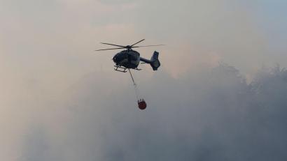 Bild: Uwe Lein/dpa
In den Chiemgauer Alpen ist das Feuer gelöscht, doch die Glutnester müssen bekämpft werden - meist per Hand. (Archivbild)