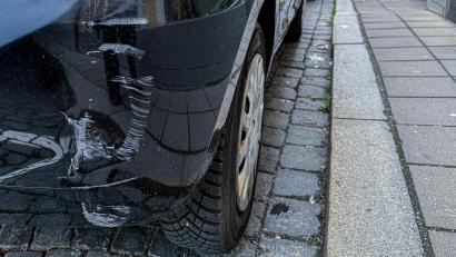 Symbolbild: Stephan Huber
Ein unbekannter beschädigt auf einem Parkplatz in der Rosenberger Straße einen Hyundai und fährt weiter.