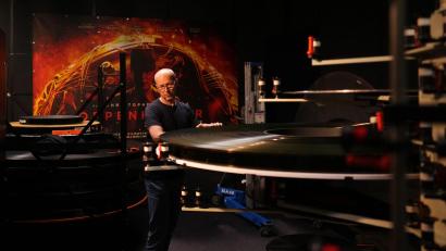 Bild: Petr David Josek/AP/dpa
Die Vorführung des 70-mm-Imax-Films ist aufwendig. (Archivbild)
