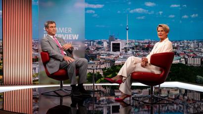 Bild: Fabian Sommer/dpa
CSU-Chef Söder gab der ARD ein Sommerinterview.