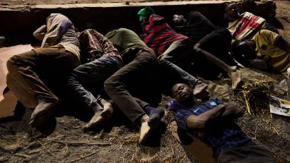 Bild: Bernat Armangue/AP/dpa
Viele Migranten wollen nicht nach Marokko zurück.