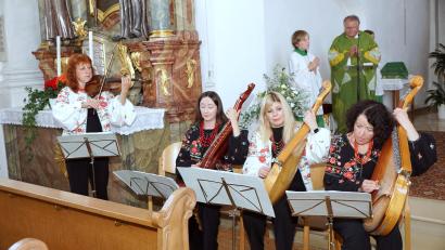 Bild: bkr
Nicht nur instrumental gestaltete das Quartett aus Lwiw feierlich den Gottesdienst, auch der Gesang der vier Frauen beeindruckte sehr.