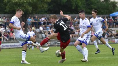 Bild: ham
Patrick Lippert (Nummer 11) erzielte drei Treffer für die DJK Dürnsricht gegen den SV Diendorf.