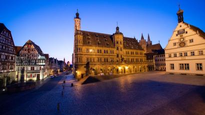 Bild: Daniel Karmann/dpa
Rothenburg ob der Tauber ist ein beliebtes Touristenziel. (Symbolbild)