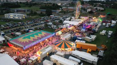 Bild: Stadt Kemnath/Robert Neuber
Hoch hergehen wird es von 13. bis 18. August auf dem Volksfestgelände in Kemnath, wenn die Klosterbrauerei zum 74. Wiesenfest einlädt.