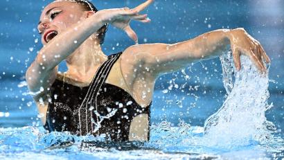 Bild: Julien De Rosa/AFP/dpa
Die deutsche Kunstschwimmerin Klara Bleyer gewann EM-Bronze in der Technischen Kür des Solowettbewerbs.
