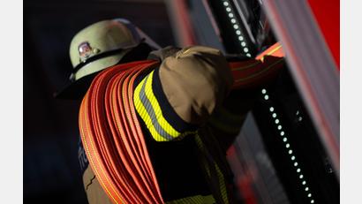 Bild: Marijan Murat/dpa
Die Feuerwehr konnte eine Verbreitung des Feuers verhindern. (Symbolbild)