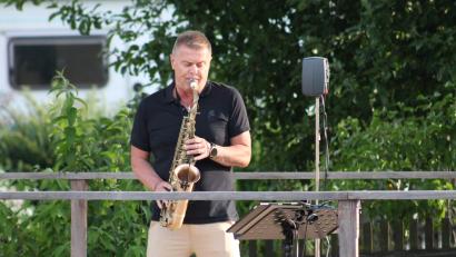 Bild: Josef Pilfusek
Wolfgang Schmid war bei der Sommerserenade in Waidhaus in seinem Element.