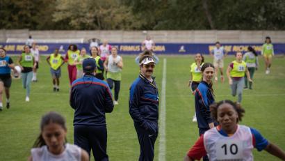 Bild: ---/Apple TV/dpa
Ted Lasso ist zurück - als Trainer der Frauenmannschaft des AFC Richmond. (Handout)