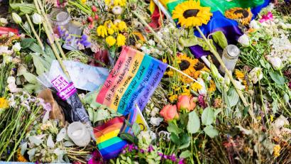 Bild: Christoph Soeder/dpa
Viele gemischte Gefühle kommen nach solchen Nachrichten auf wie der Anschlag auf den CSD in Berlin.