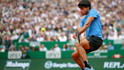 Bild: Valery Hache/AFP/dpa
Carlos Alcaraz hat seit April kein Turnier mehr gespielt.(Archivbild)