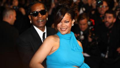 Bild: Mickael Chavet/ZUMA Press Wire/dpa
Rapper Asap Rocky erzählt, dass er und Sängerin Rihanna bei der Betreuung ihrer drei Kinder auf viel Unterstützung angewiesen sind. (Archivfoto)