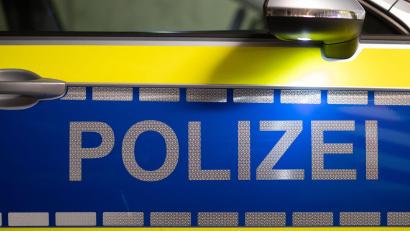 Bild: Robert Michael/dpa
Ein Mann wird bei einer Schlägerei lebensgefährlich verletzt. (Symbolbild)