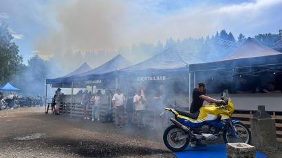 Bild: Samein Smith
Das Spendenfestival Rock’n’Ride in Erbendorf sammelte 26.000 Euro für das Kinderhospiz St. Nikolaus in Bad Grönenbach.