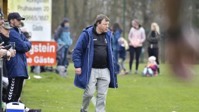 Archivbild: Hubert Ziegler
Martin Dehling, Trainer FC Edelsfeld, blickt gespannt dem Derby gegen den TSV Königstein entgegen.
