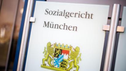 Bild: Matthias Balk/dpa
Die Sozialgerichte in Bayern müssen immer mehr Klagen bearbeiten. (Archivbild)