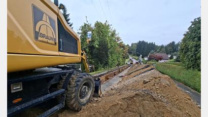 Archivbild: Hans Prem
Rund ein Jahr dauerte der Bau einer neuen Hauptwasserleitung von Neustadt/WN nach Reiserdorf und zum Bezirkskrankenhaus Wöllershof.