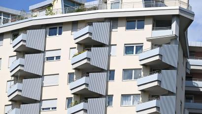 Bild: Bernd Weißbrod/dpa
In Stuttgart sind Wohnimmobilienpreise vergleichsweise stark zurückgegangen. (Archivbild)
