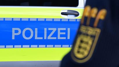 Bild: Bernd Weißbrod/dpa
Ein Mann soll am Wochenende seine Partnerin mit einem Messer verletzt haben. (Symbolbild)