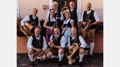 Bild: Reinhard Fütterer
Bayerische Nacht am Schafferhof in Neuhaus mit Volksmusik und Kulinarik.