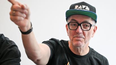 Bild: Jens Kalaene/dpa
Der Love-ParadeMitbegründer verurteilt Alkoholkonsum. (Archivbild)