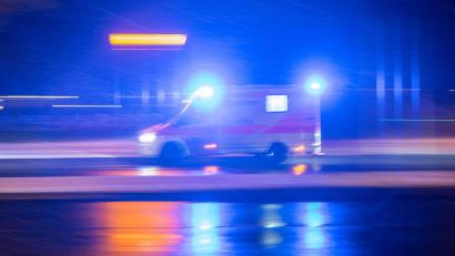 Bild: Sebastian Gollnow/dpa
Beide Männer wurden ins Krankenhaus gebracht. (Archivbild)