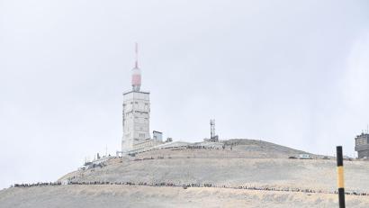 Bild: David Stockman/BELGA/dpa
Der Mont Ventoux gehörte erstmals zum Programm der Frauen-Tour. (Archivbild)