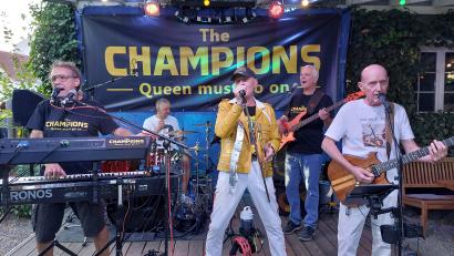 Bild: Helmut Kunz
"The Champions" rocken die "Live Stage".