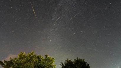 Bild: ;Martin Sponsel
Martin Sponsel, Mitglied der Sternfreunde Amberg-Ursensollen und ihrer Astrofotografengruppe, hat diese Perseiden fotografiert.