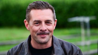 Bild: Sebastian Christoph Gollnow/dpa
Entertainer Klaas Heufer-Umlauf will den Hang zum Prahlen von seinem Vater geerbt haben. (Archivbild)