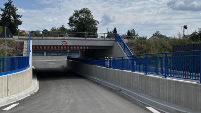Bild: Markus Viehauser
Nach ihrem Neubau ist die Schwellenwerksunterführung in Schwandorf wieder für den Verkehr freigegeben.