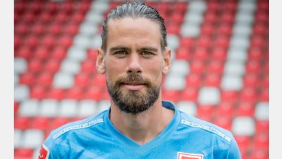 Bild: Photo Studio Büttner
Damals noch beim SSV Jahn als Profispieler unter Vertrag, versucht Thorsten Kirschbaum nun sein Glück als Trainer im Profibereich. Wo ist noch offen.