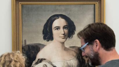 Bild: Hendrik Schmidt/dpa
Der Fanny Mendelssohn Kompositionspreis ist mit 10.000 Euro dotiert und soll den musikalischen Nachwuchs fördern. (Symbolbild)