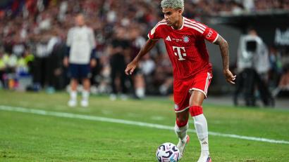 Bild: Chan Long Hei/AP/dpa
Torschütze beim 2:1 gegen Aston Villa.
