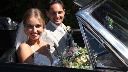 Bild: Konrad Rosner
Eva-Maria und Philipp Münsterer (am Steuer) sind unterwegs mit einem alten Mustang.
